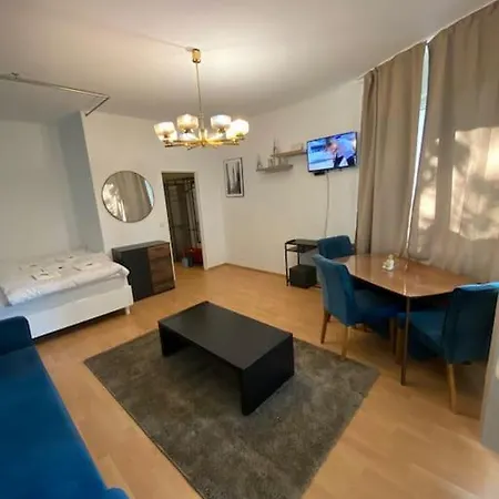 With Balcony * ברלין